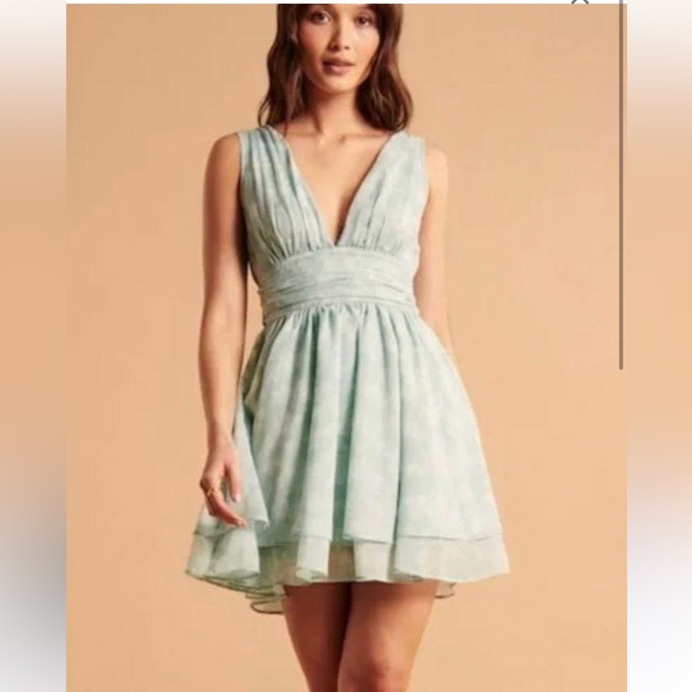 NWT Abercrombie & Fitch Flirty Drama Mini Dress